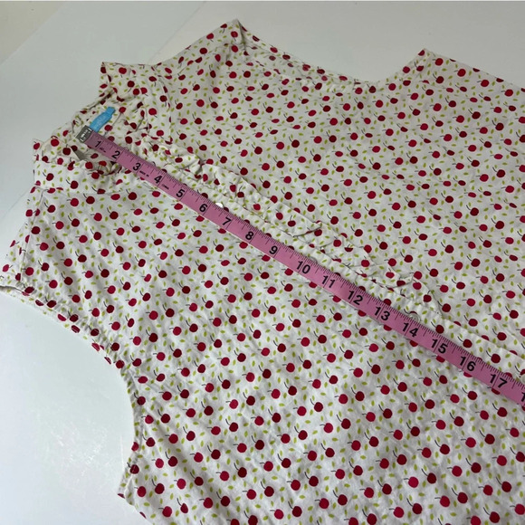 J Mclaughlin Button Down Shirt Womens Large White Red Apple Print Ruffle - Picture 9 of 10